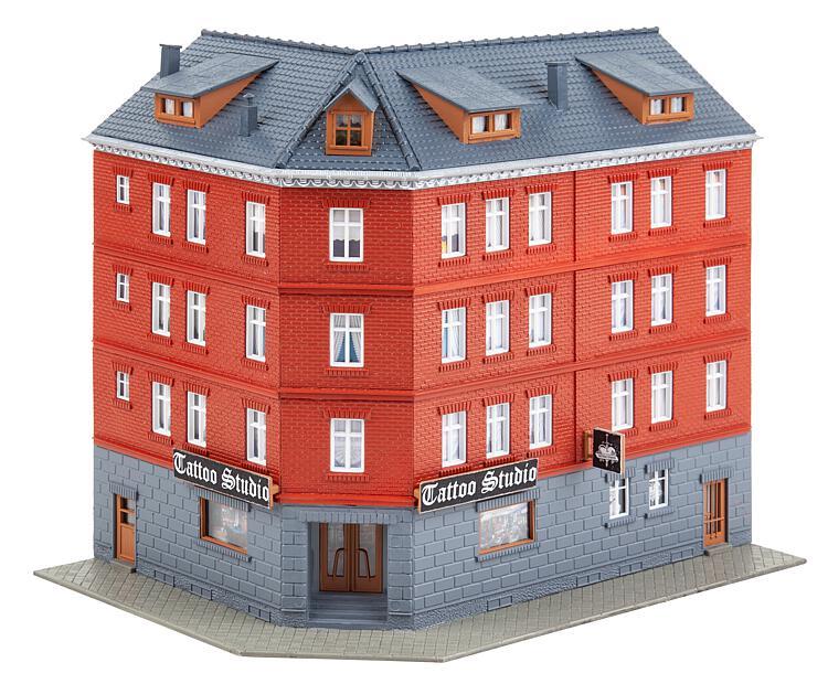 Faller 130138 Town Cornerhouse with Tattoo Studio Kit III HO