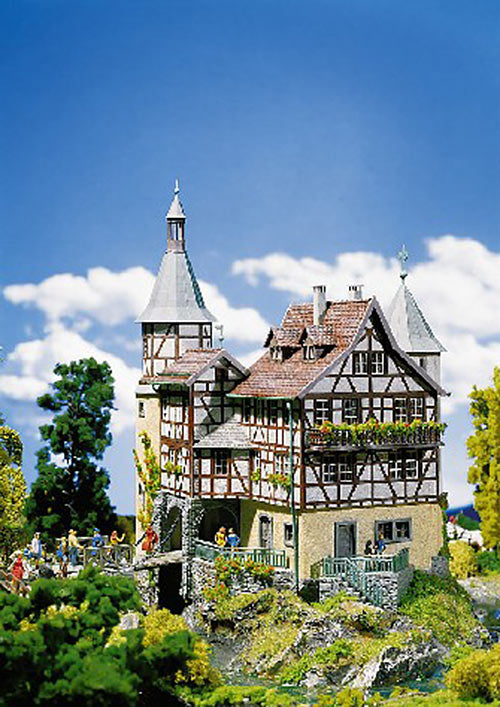 FALLER Falkeneck Hunters Lodge Model Kit I HO Gauge 130385