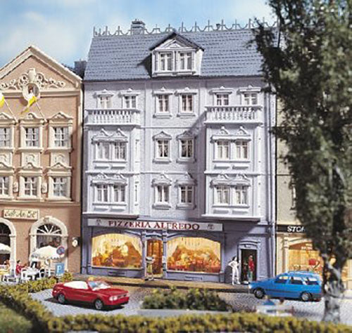 FALLER Alfredos Pizzeria Model Kit II HO Gauge 130446