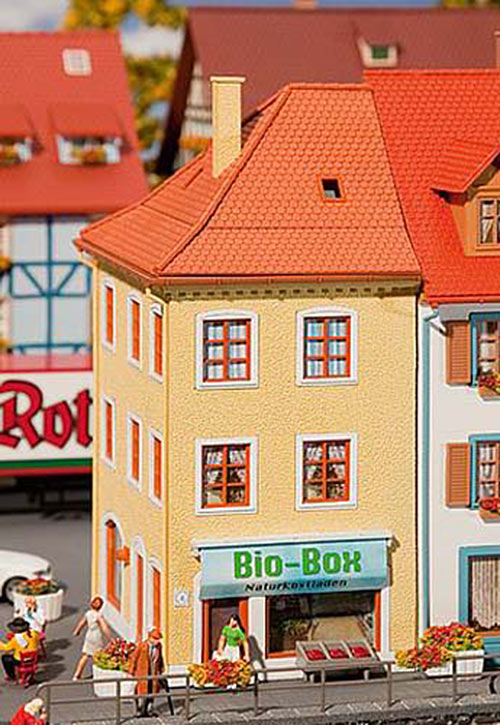 FALLER Village House/Chemists Model Kit III HO Gauge 130496