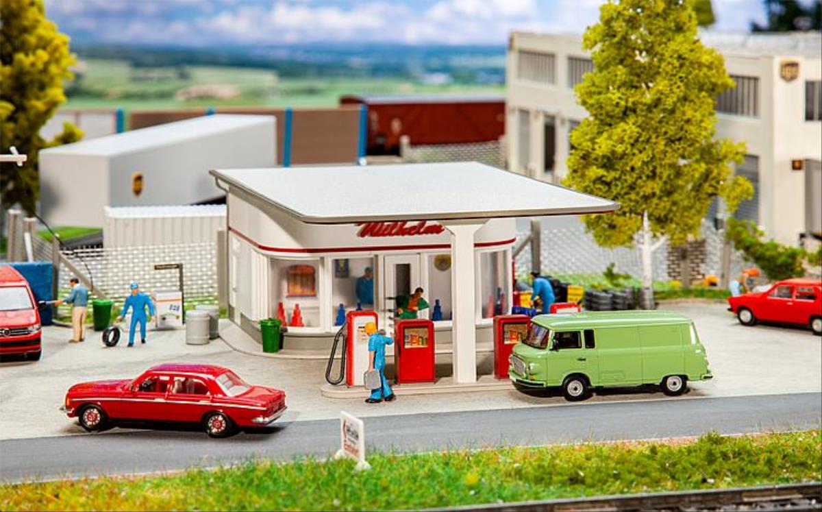 Faller 1950s Petrol Station Building Kit HO Gauge 130590