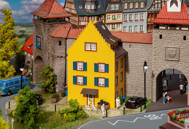 Faller Small Town End Terrace House Kit III FA130709 HO Gauge