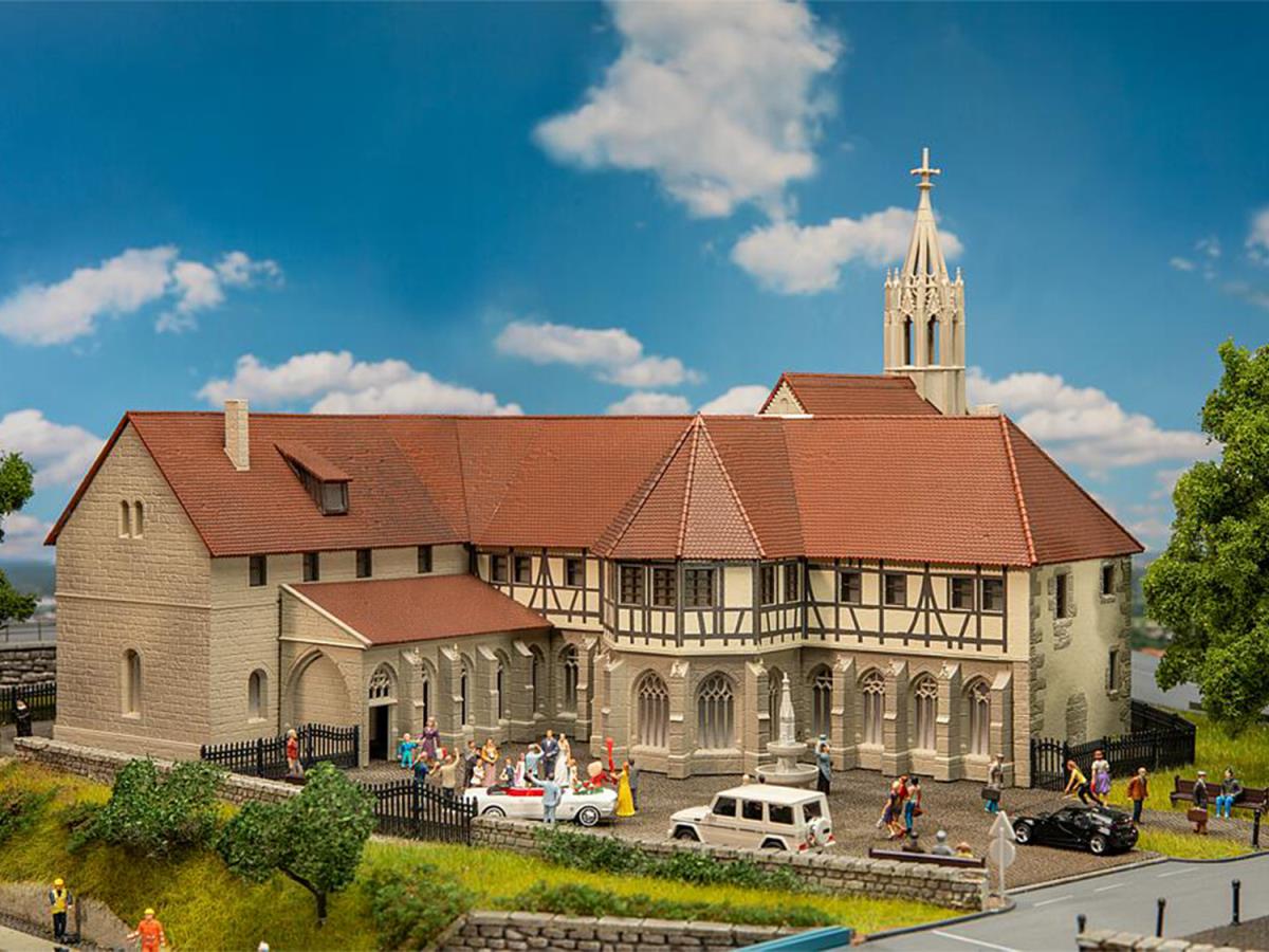 Faller Abbey with Cloister Kit I HO Gauge FA130827