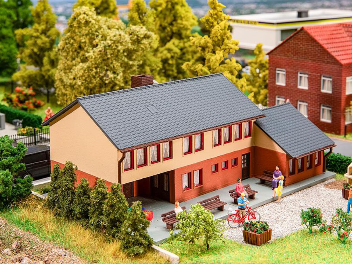 Faller Community Centre Hobby Kit III HO Gauge FA131319