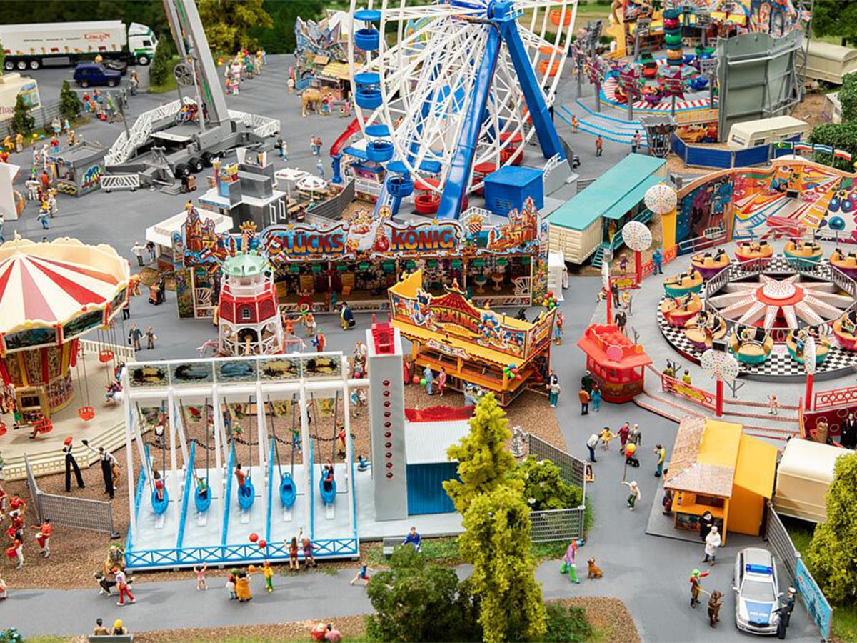 Faller Funfair Set (7) Kit IV HO Gauge FA140460