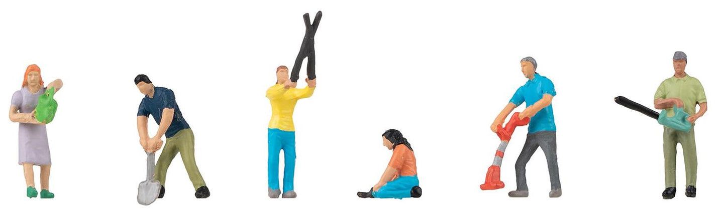 Faller At the Allotment Figure Set FA151686 HO Gauge