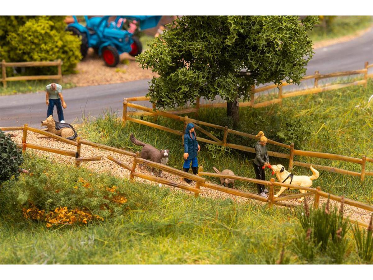 Faller Walkers (3) & Dogs (4) Figure Set HO Gauge 151745