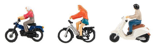 Faller 151801 On the Road (3) Figure Set HO