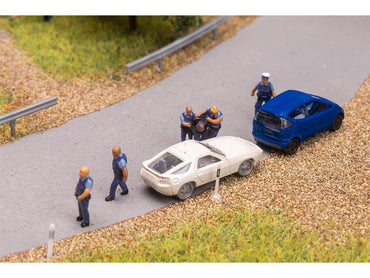 Faller Police Officers (5) & Suspect Figure Set N Gauge 155623
