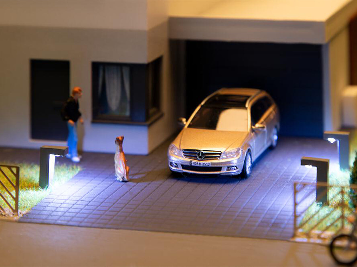 Faller LED Path Light Grey Fitting Warm White (3) HO Gauge FA180136