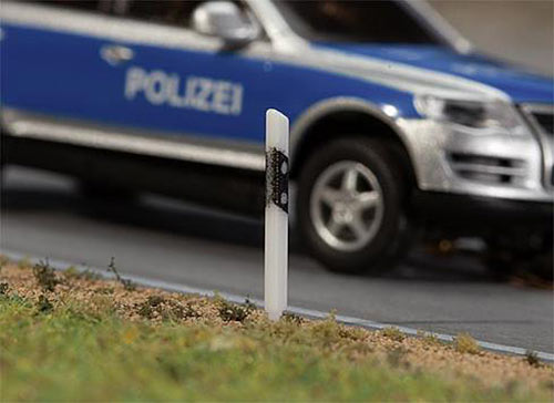 FALLER Roadside Marker Posts (32) Model Kit III HO Gauge 180931