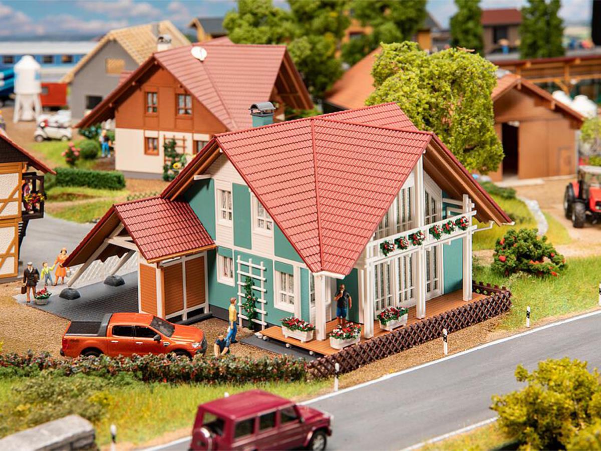 Faller House with Car Port Model of the Month Kit V HO Gauge FA191815