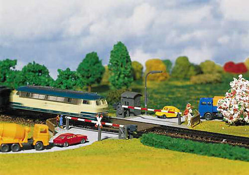 Faller Level Crossing with Gatekeepers Hut Building Kit II N Gauge 222173