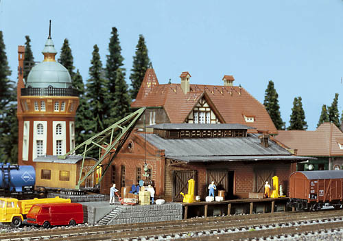 Faller Freight Depot with Crane Building Kit II N Gauge 222180