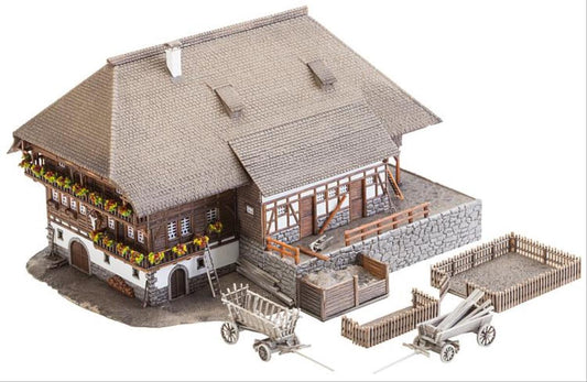 Faller Black Forest Farmyard Building Kit I N Gauge 232258
