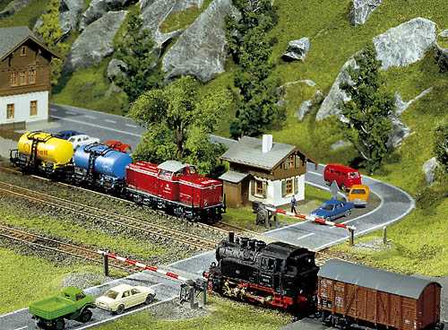 Faller Level Crossing with Gatekeepers Lodge Building Kit II Z Gauge 282730
