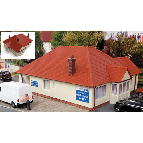 GAUGEMASTER Fordhampton Rest Home/Doctor's Surgery Plastic Kit OO Gauge GM410