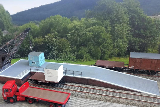 Gaugemaster Fordhampton Railway Loading Dock OO Gauge GM415