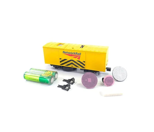 Gaugemaster Network Rail Battery Operated Track Cleaning Wagon GM4450101