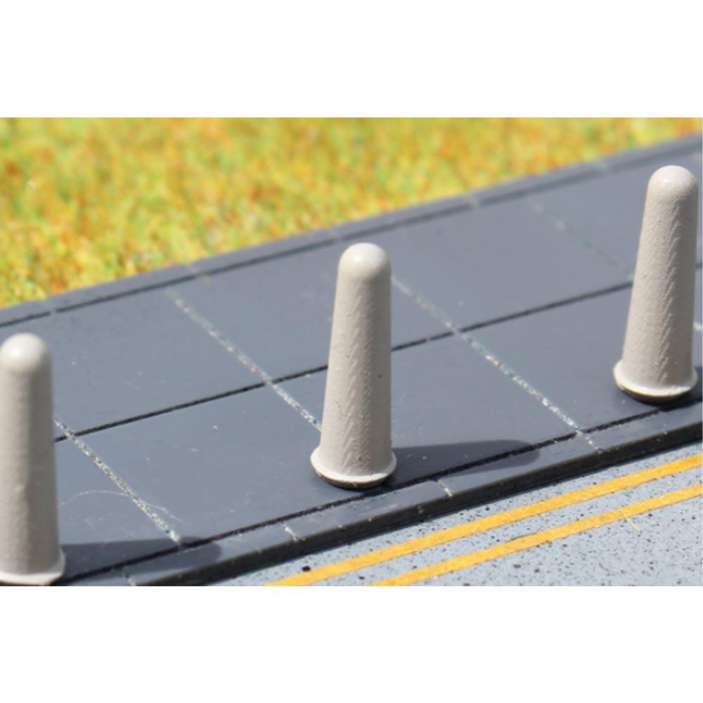 Gaugemaster GM463 Concrete Bollards (10) - Pre-made & Pre-coloured OO Gauge Scenics