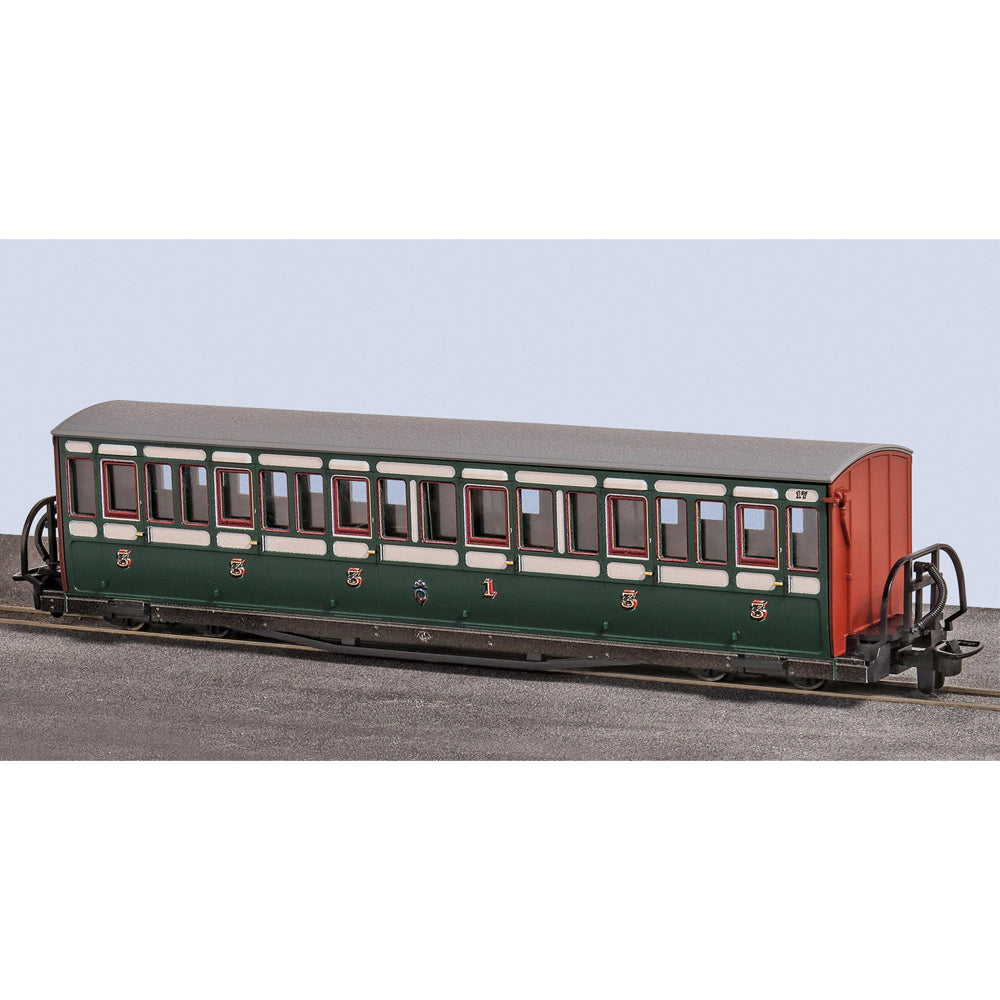 PECO GLT OO9 - FR Short "Bowsider" Bogie Coach - Early Preservation Green 17