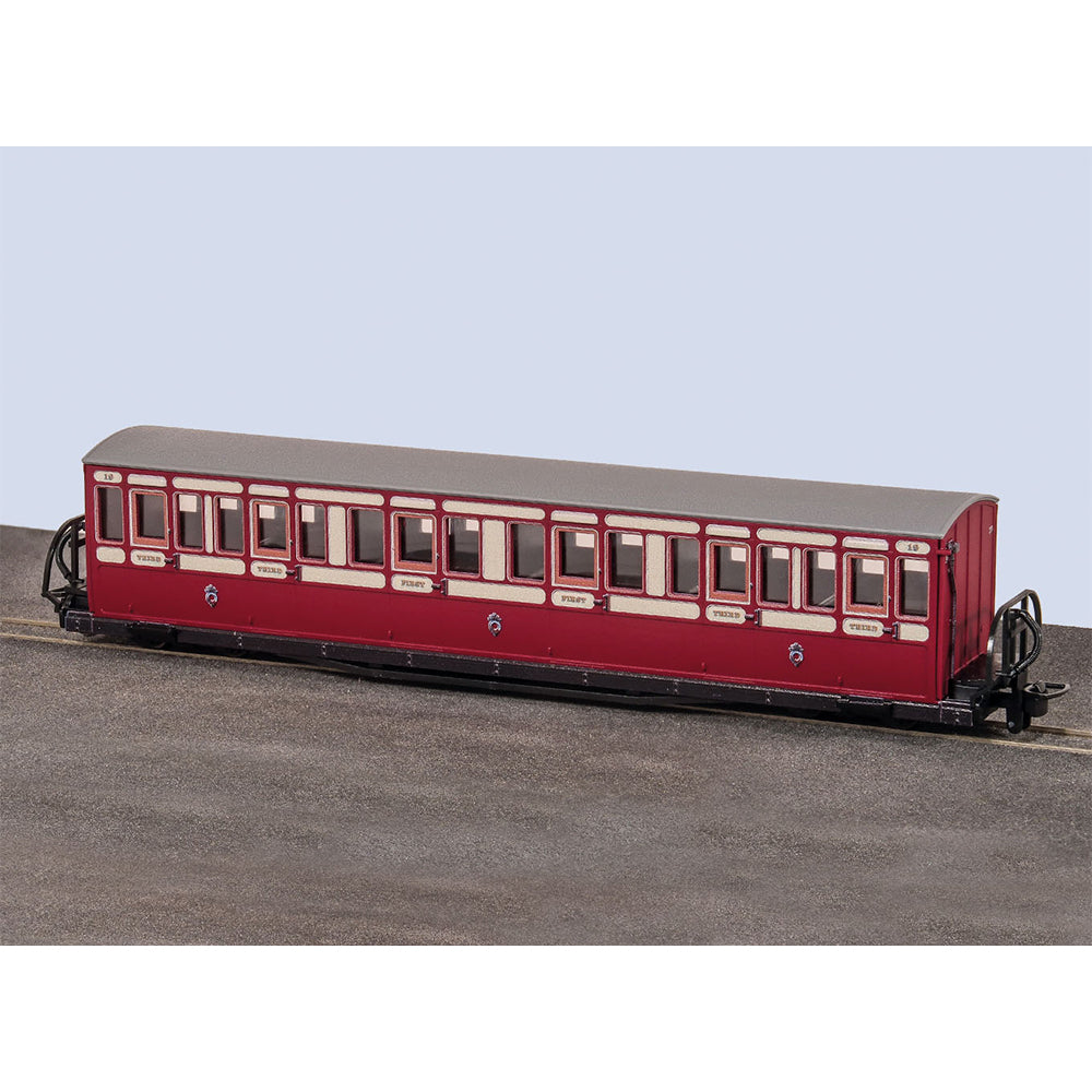 PECO GR-622A Long Coach, Red & Cream No.19 Bowsider OO9 Gauge
