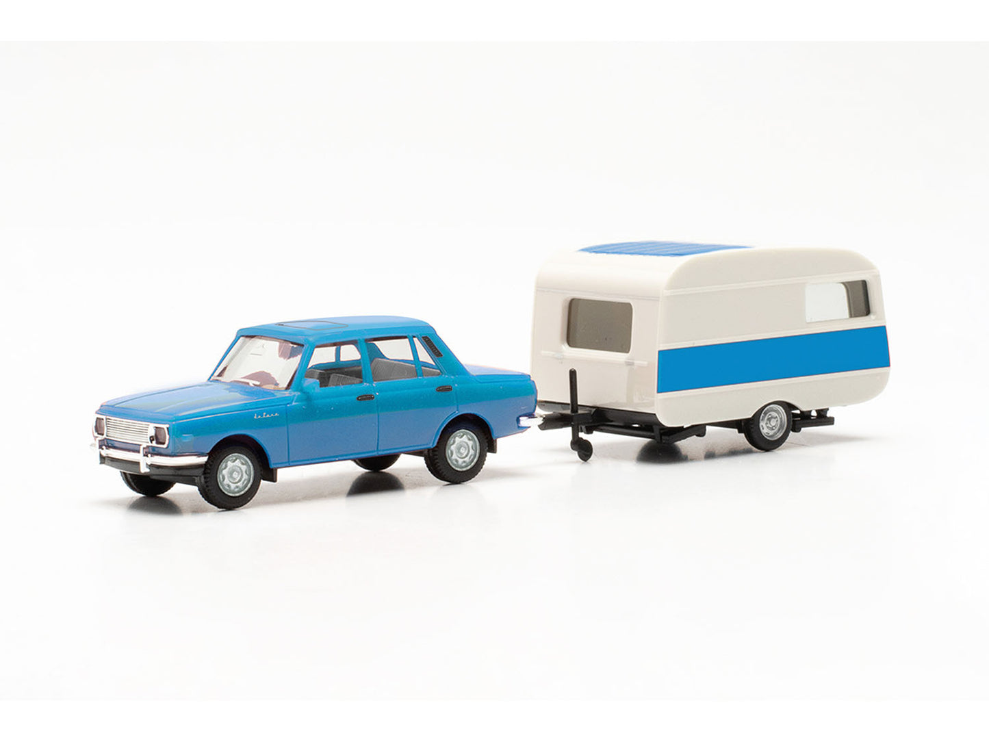 Herpa Wartburg 353 82 Blue w/QEK Caravan HA028585-002 HO Gauge