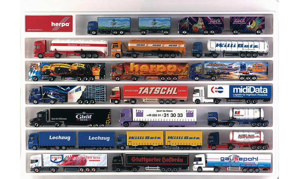 Herpa 29254 Display Case for Trucks 64.5x45x3.5cm