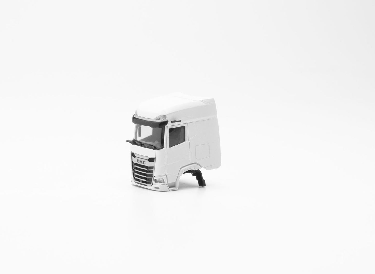 Herpa DAF XG+ Cab w/Wind Deflectors & Roof Spoilers (2) HA085632 HO Gauge