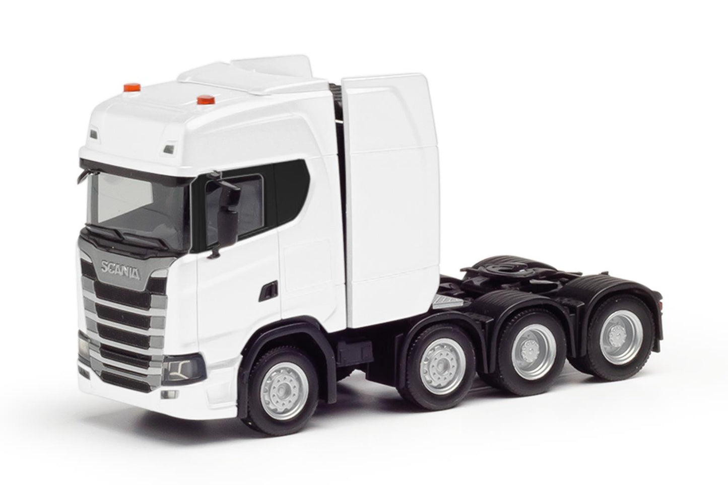 Herpa Scania CS20 HD Heavy Duty 4 Axle Tractor Unit White HO Gauge 308601-004
