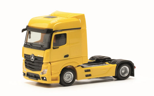 Herpa MB Actros Bigspace 18 Tractor Unit Rapeseed Yellow HO Gauge HA309189-004