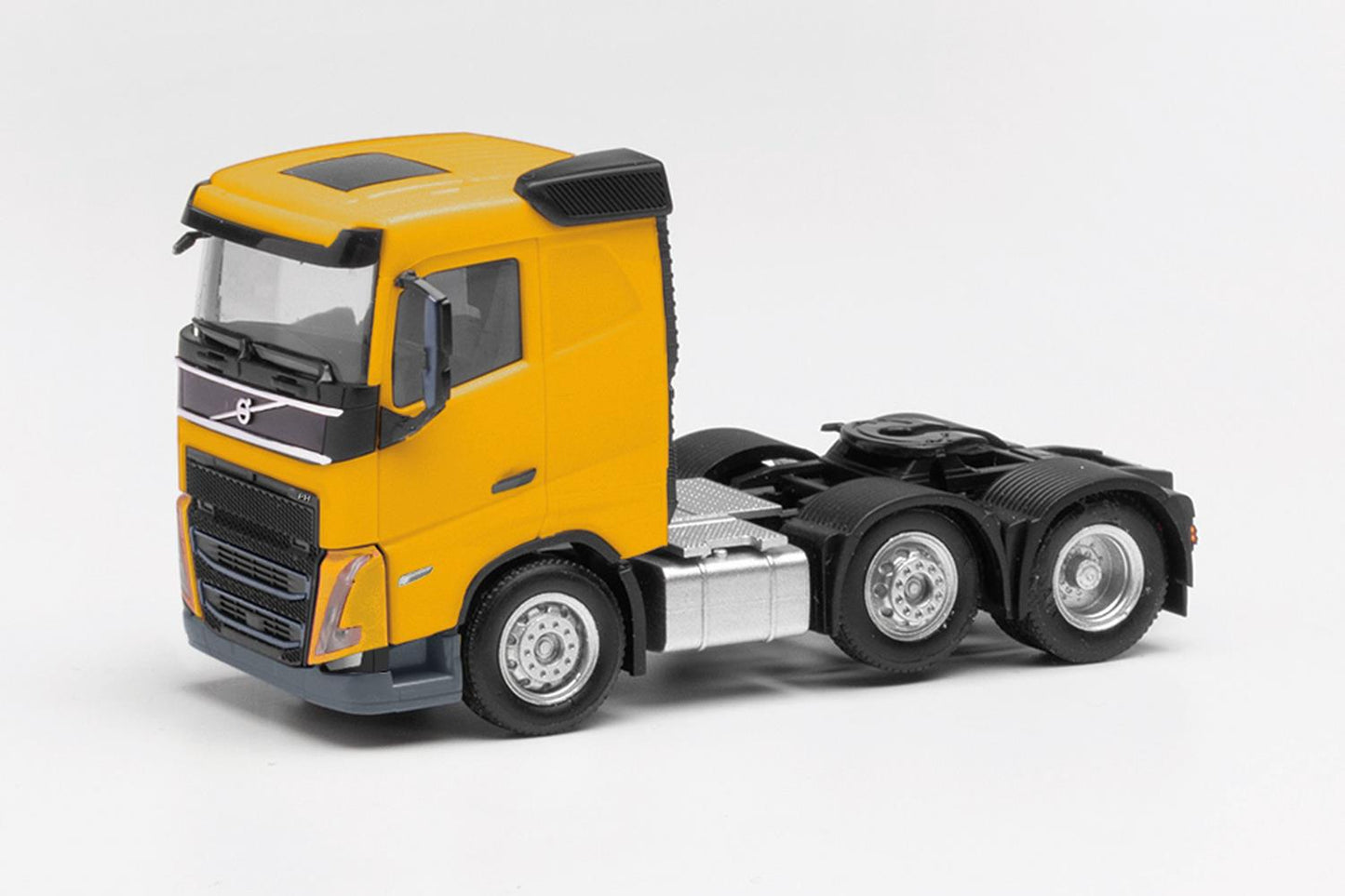 Herpa Volvo FH FD 2020 Tractor Unit Corn Yellow HO Gauge HA313735-002
