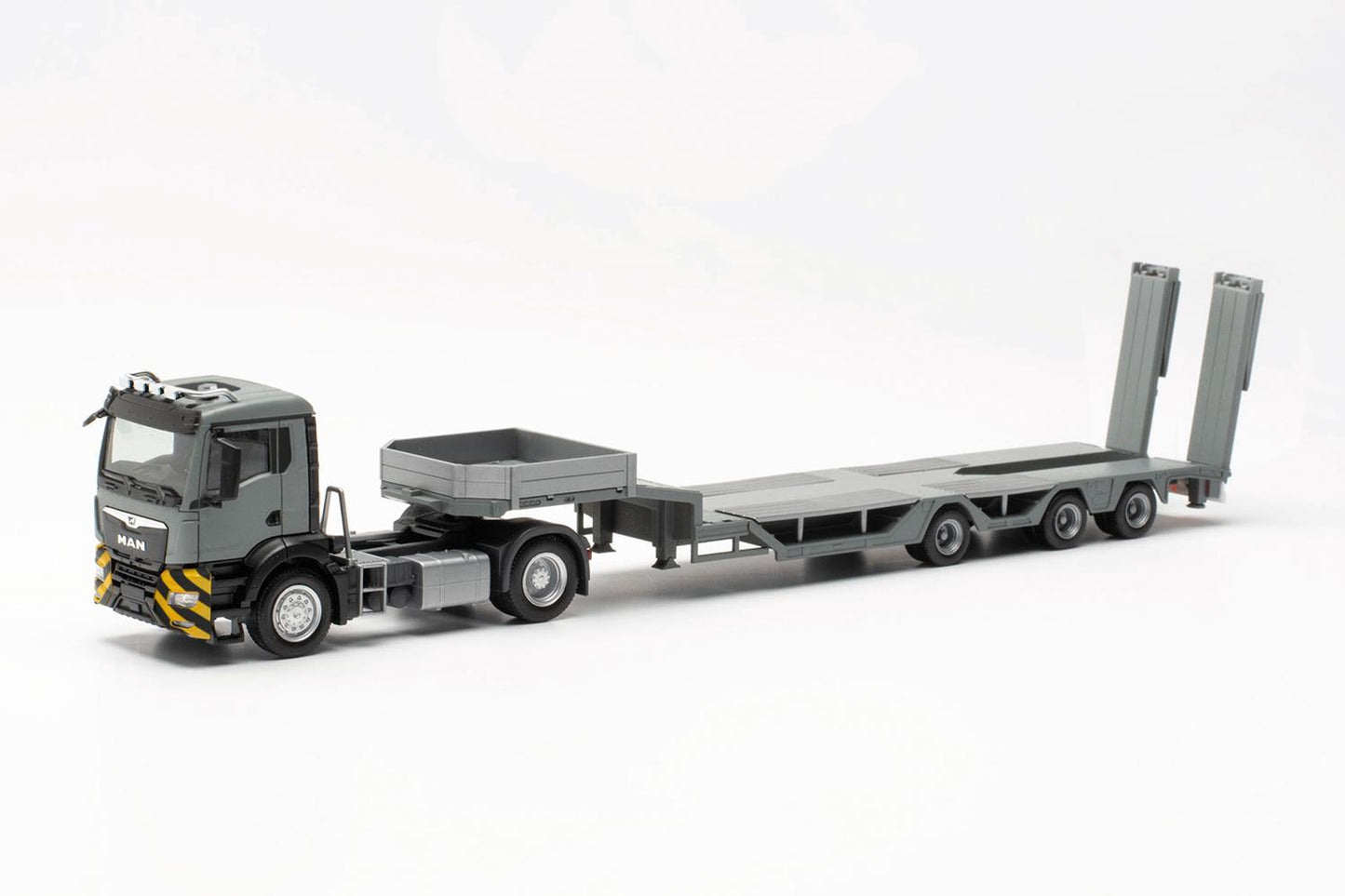 Herpa MAN TGS NN Individual 4x4 Low Loader Grey/Yellow HO Gauge HA316194