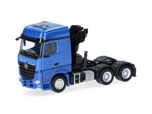 Herpa MB Arocs 18 Bigspace 3 Axle Rigid Tractor w/Crane Blue HA318747 HO Gauge
