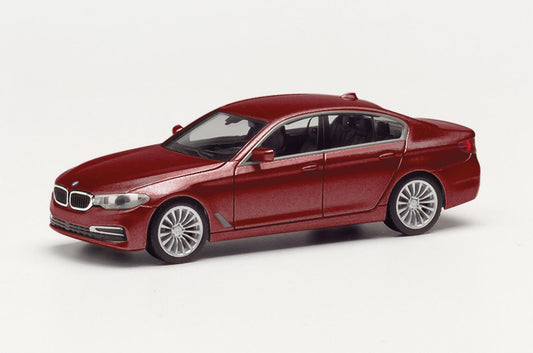 Herpa BMW 5 Series Limousine Aventurin Red Metallic HO Gauge HA430692-005