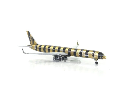 Herpa Wings Boeing 757-300 Merry Christmas 2025 Vixen (1:500) HA538671 1:500