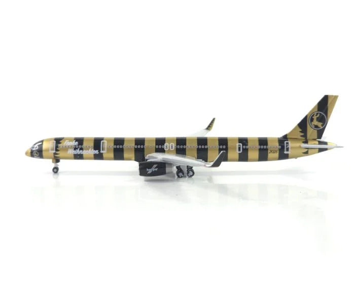 Herpa Wings Boeing 757-300 Merry Christmas 2025 Vixen (1:500) HA538671 1:500