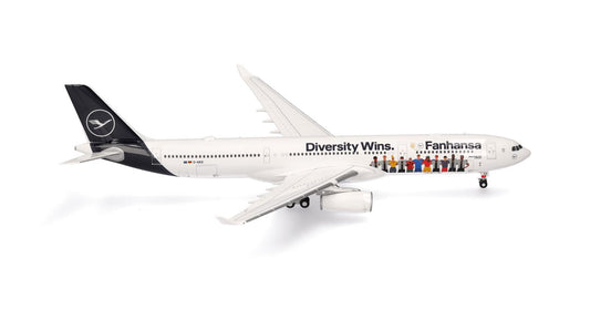 Herpa Airbus A330-300 Lufthansa Fanhansa Diversity D-AIKQ1:200 HA572774
