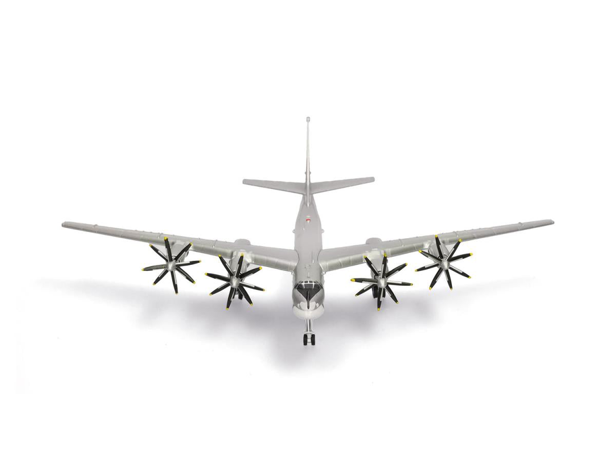 Herpa Wings Tupolev TU-95MS Soviet Air Forces SSR-47red (1:200) HA573832 1:200