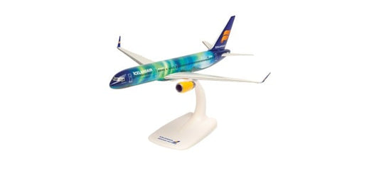 Herpa Snapfit Boeing 757-200 Icelandair Hekla Aurora (1:200) 1:200 HA610735-001