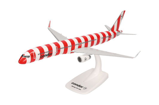 Herpa 613606-001 Snapfit Boeing 757-300 Condor Passion D-ABOM (1:200) HO Gauge