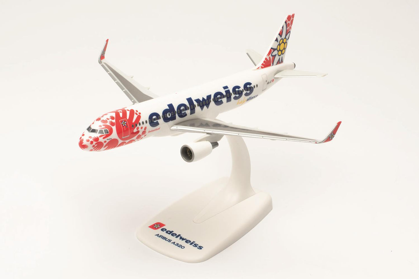Herpa Snapfit Airbus A320 Edelweiss Air HB-JLT 1:200 HA613712