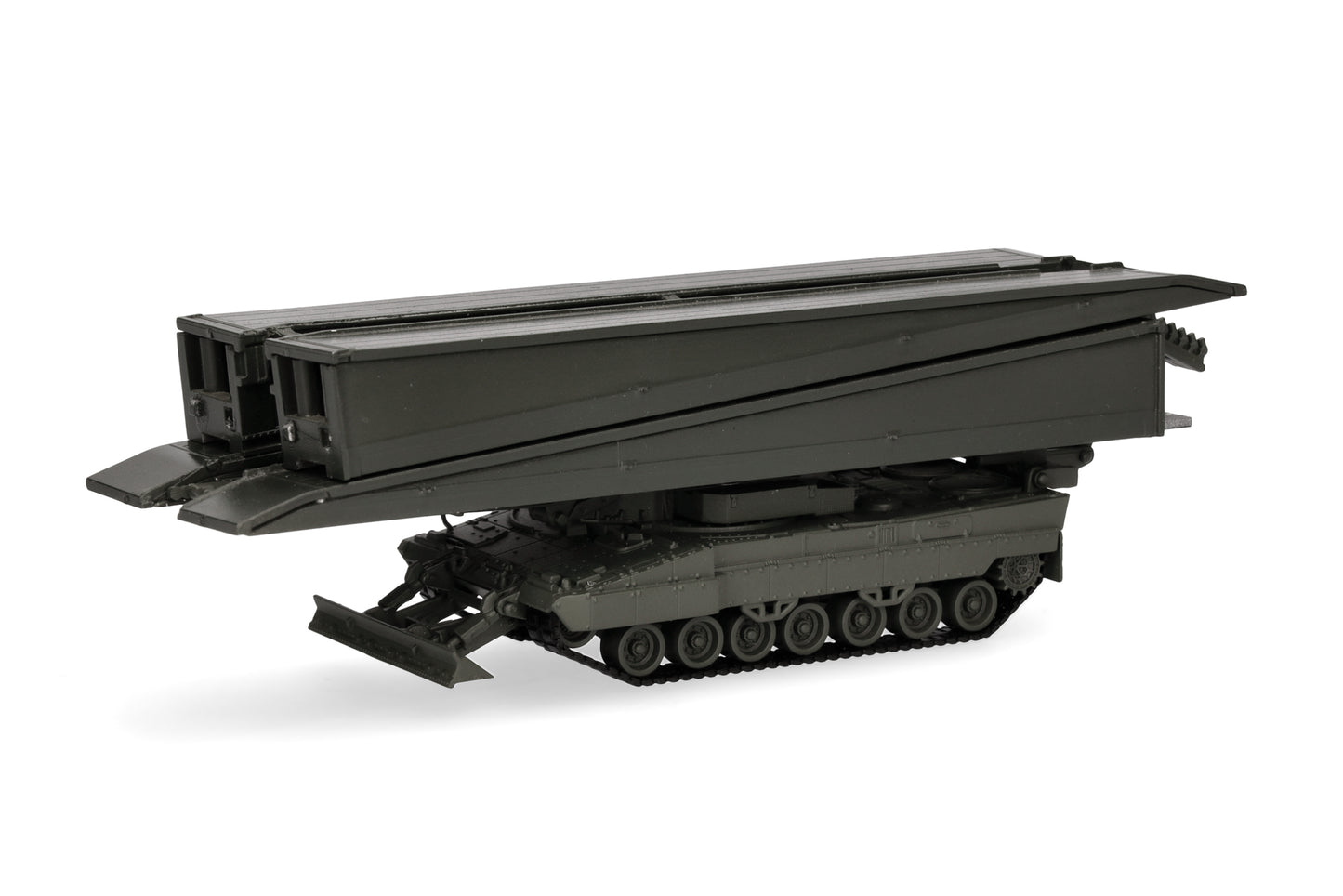 Herpa Military 26m Armoured Mobile Bridge Green HA746861 HO Gauge