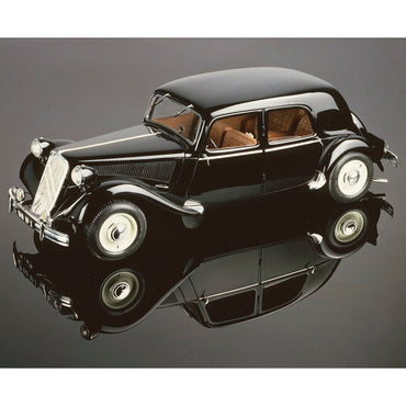 Heller 80799 Citroen 15 Six Traction Avant 1:8 Model Kit
