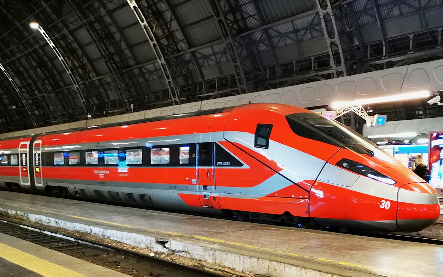 Arnold FS Trenitalia Frecciarossa 1000 4 Car EMU VI (DCC-Sound) N Gauge HIN2619S
