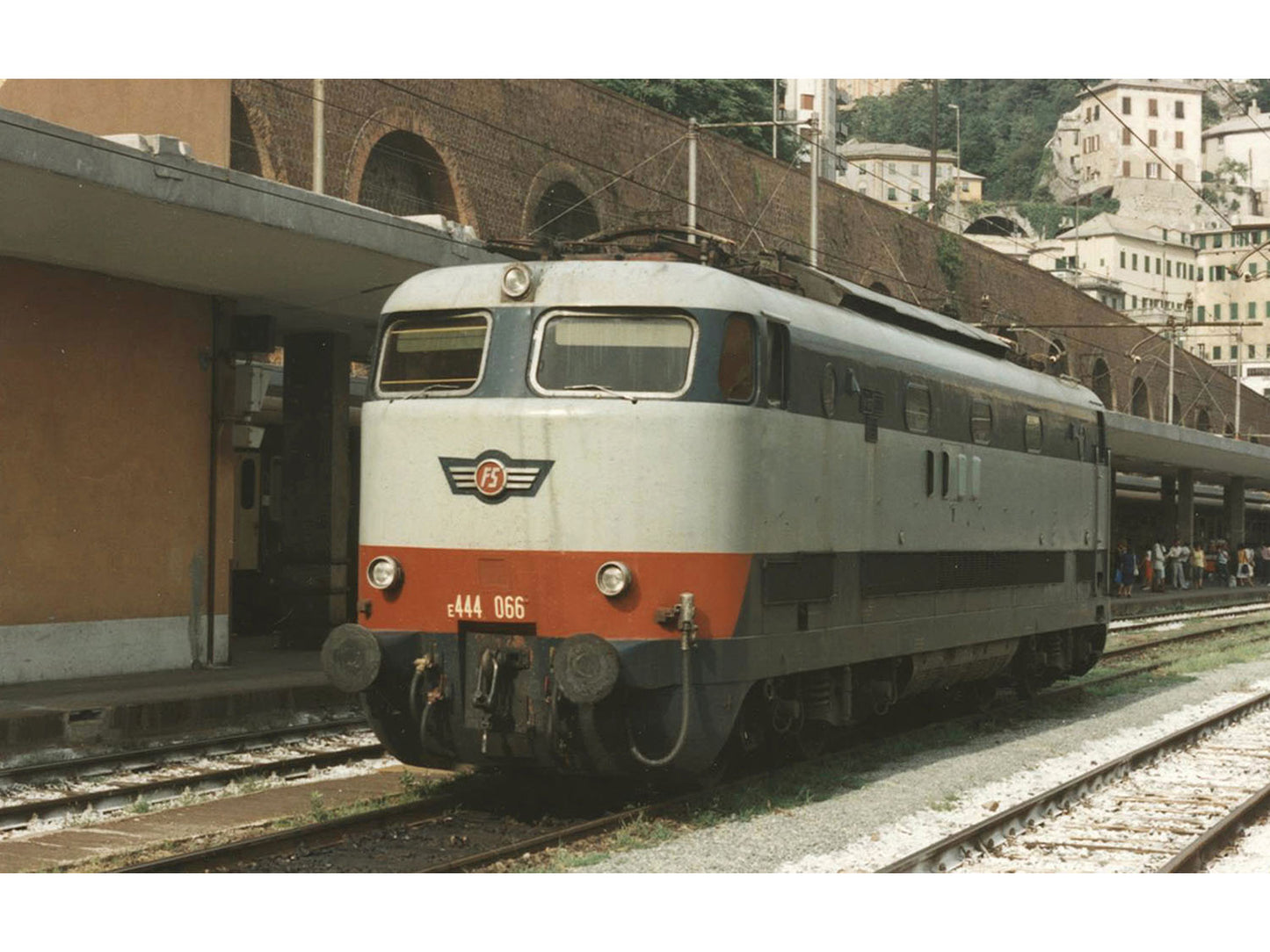 Arnold HIN2688S FS E444 2nd Series Electric Locomotive IV (DCC-Sound) N Gauge