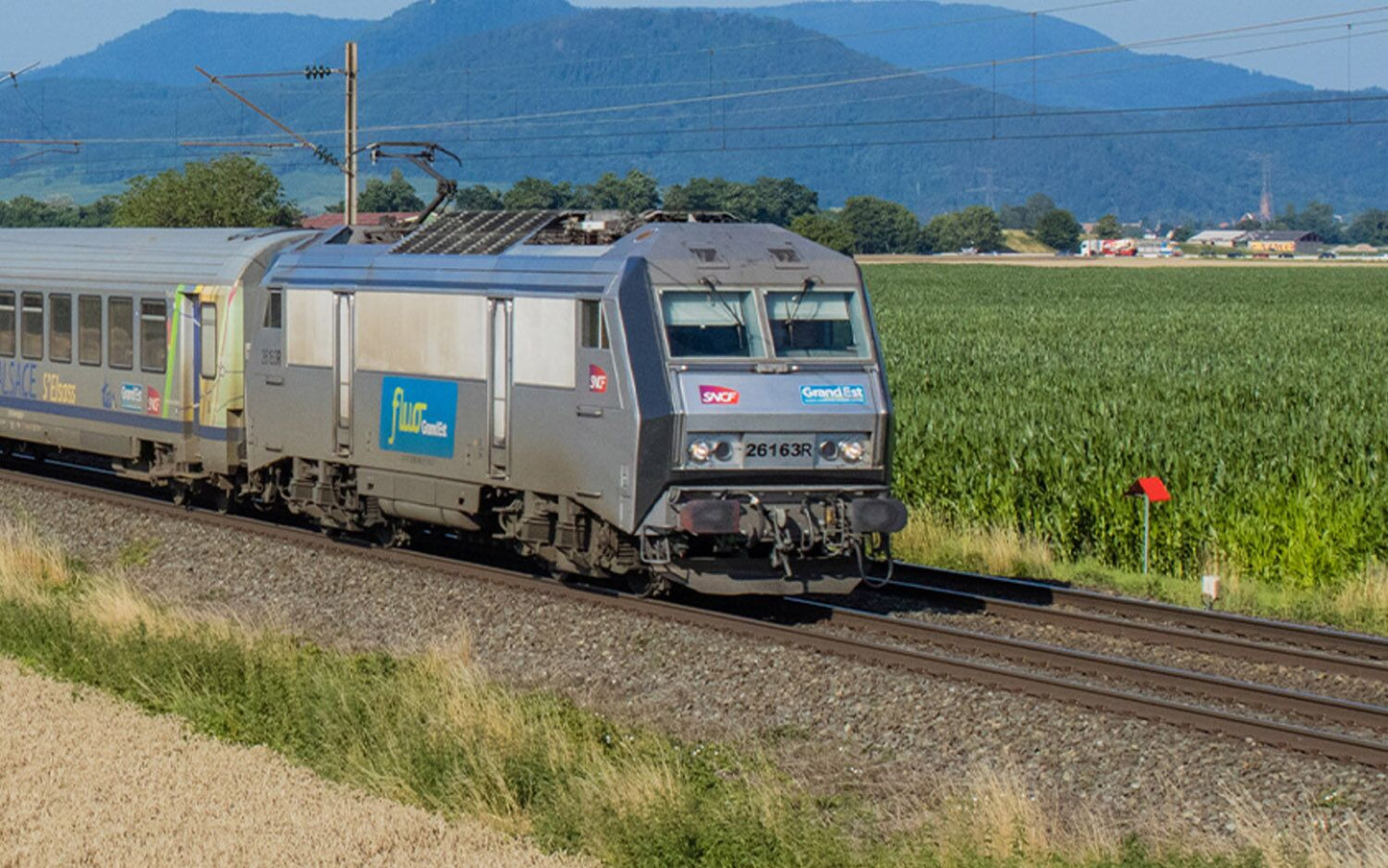 Jouef SNCF BB 26163R Fluo Grand Est Electric Locomotive VI HJ2470 HO Gauge
