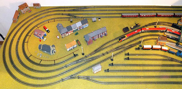 HORNBY Digital Train Set HL10 Large Layout - Multi Track with 2 Trains