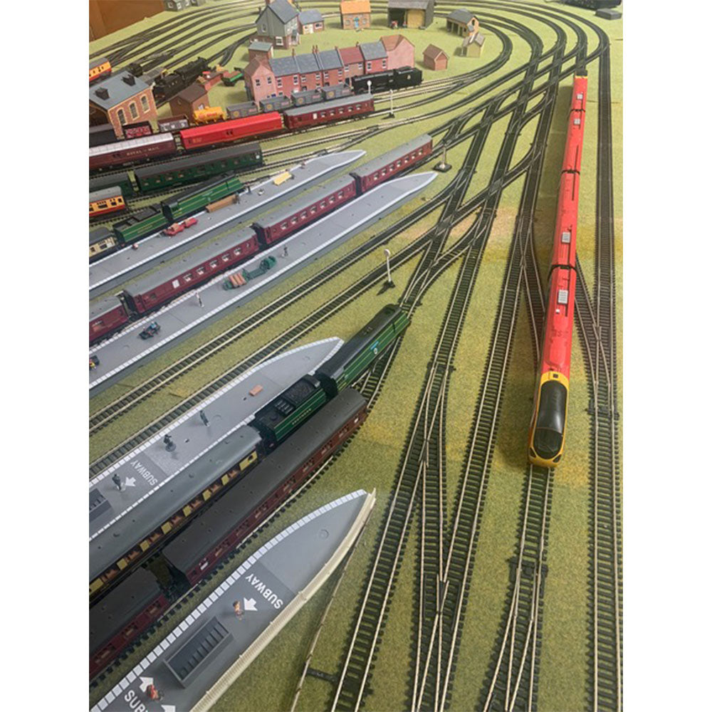 HORNBY Digital Train Set HL16 Jadlam 2020 Large Layout with 2 Trains