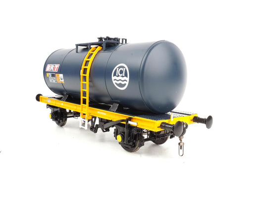 Heljan 1024 35t B Tank Wagon ICI Chemicals Grey/Orange O Gauge